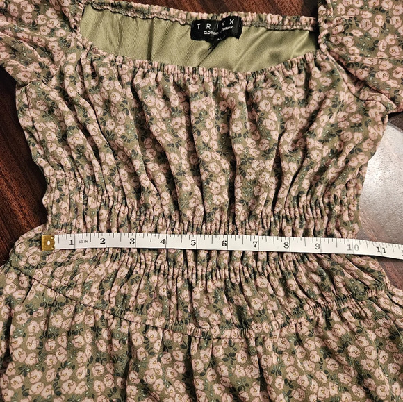 Trixxi Green Floral Puff Sleeve Tiered Smocked Mini Dress Cottagecore M EUC - Picture 7 of 13